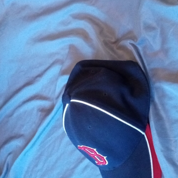 Boston Red Sox ball cap - Picture 2 of 8